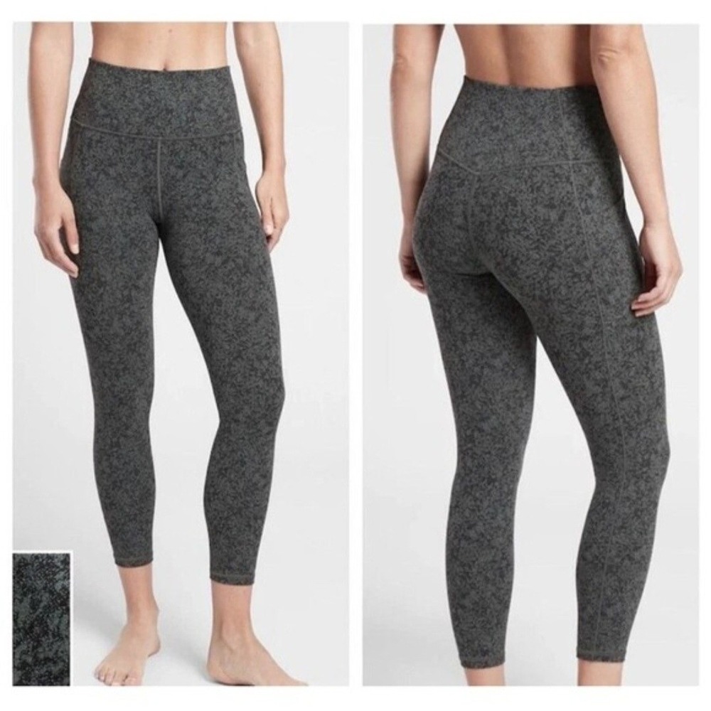 Athleta Salutation Stash Pocket II 7/8 Tight Green Textured Camo Leggings Small